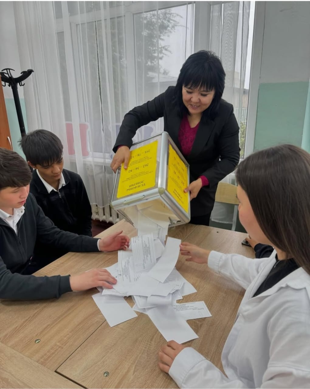 “Мектеп президенті” / “Президента школы”